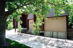 featured image of 320 E 5th Ave