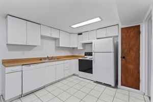 featured image of 1070 40th St