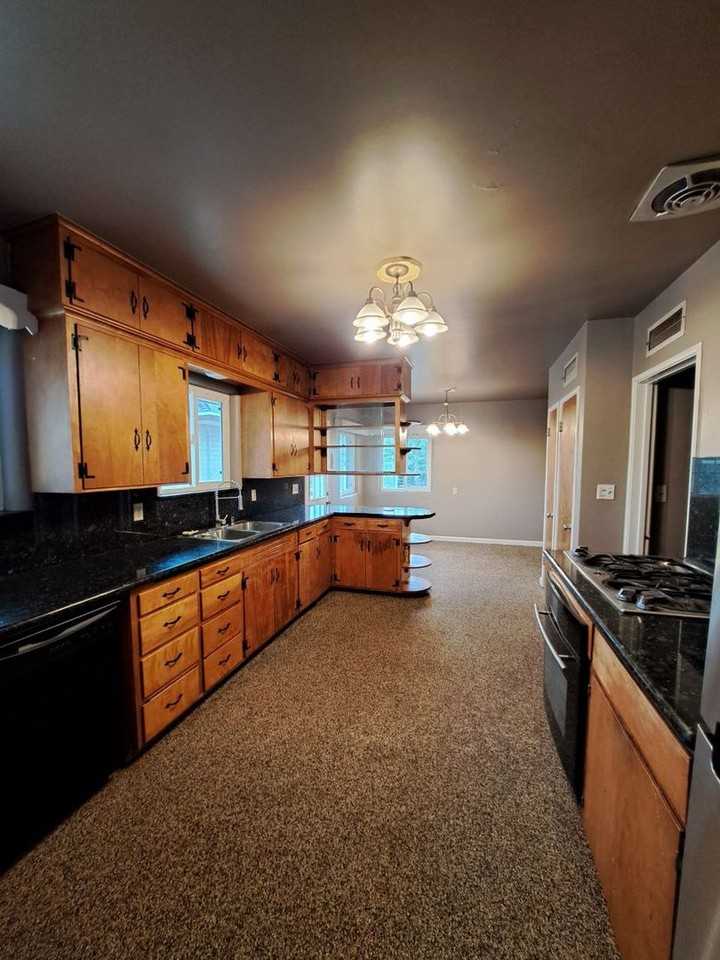 7757 E Olive Ave - Photo 3 of 27