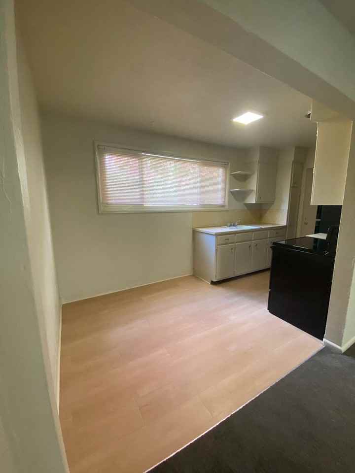 Richardson Court Apartments - Photo 4 of 25