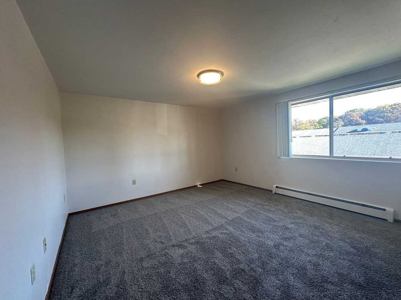 2705 Humboldt Rd - Photo 3 of 20