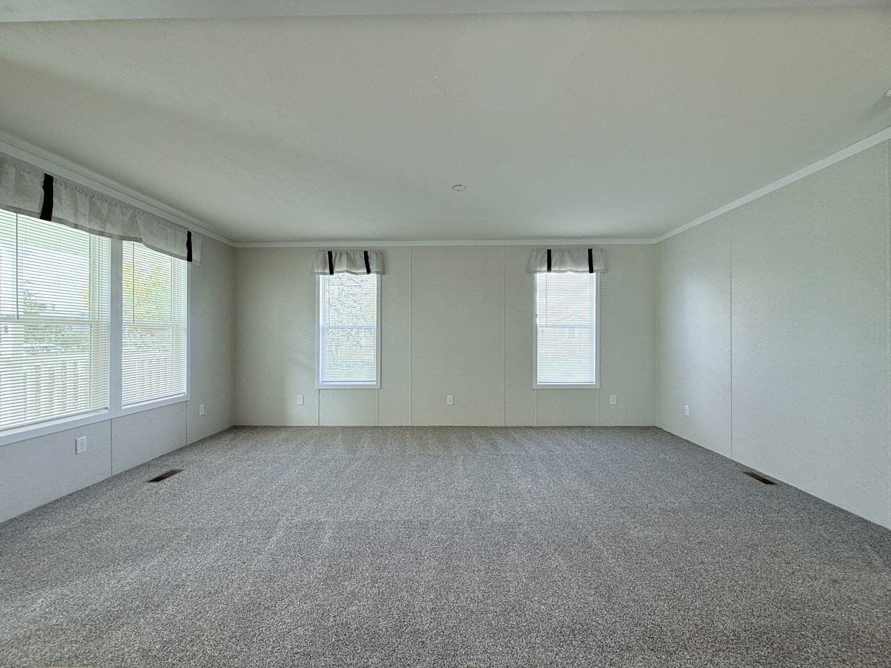 29909 Flushing Drive #71 - Photo 4 of 33