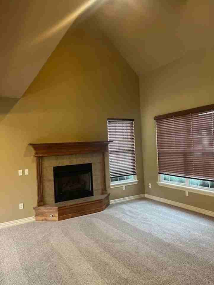 177 Milas St - Photo 3 of 21