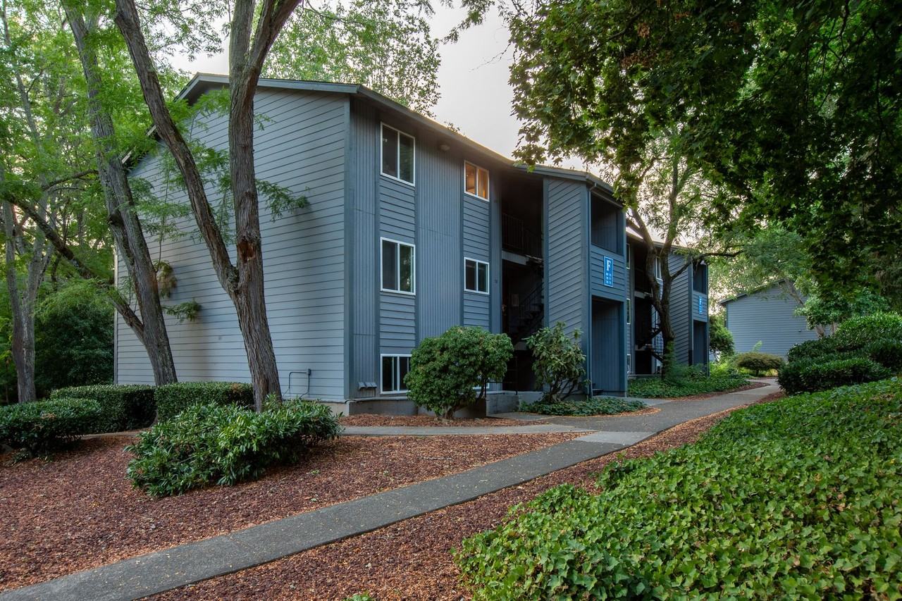 Welcome to Birchcreek Apartments, Your Home in the Heart of Beaverton - Photo 3 of 35
