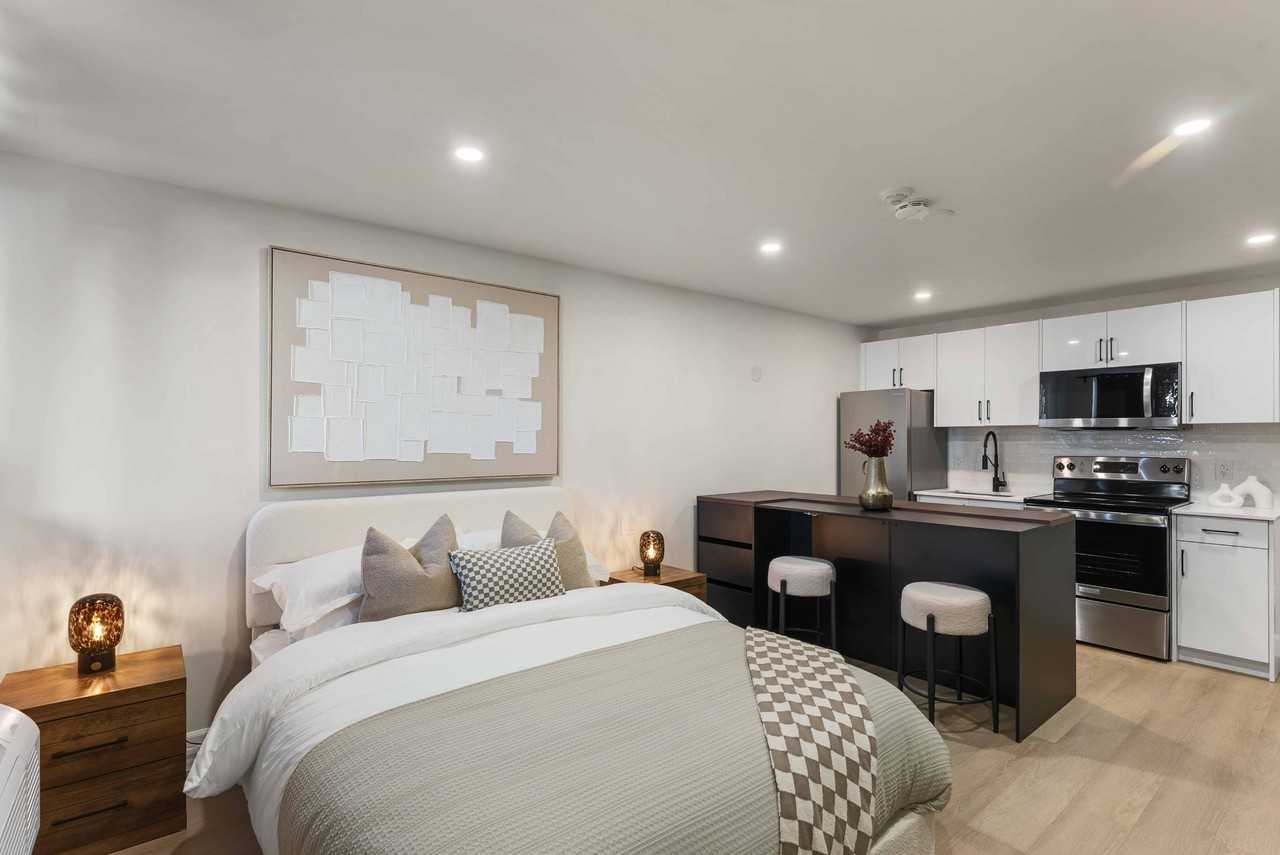 7800 Lundy's Lane #129