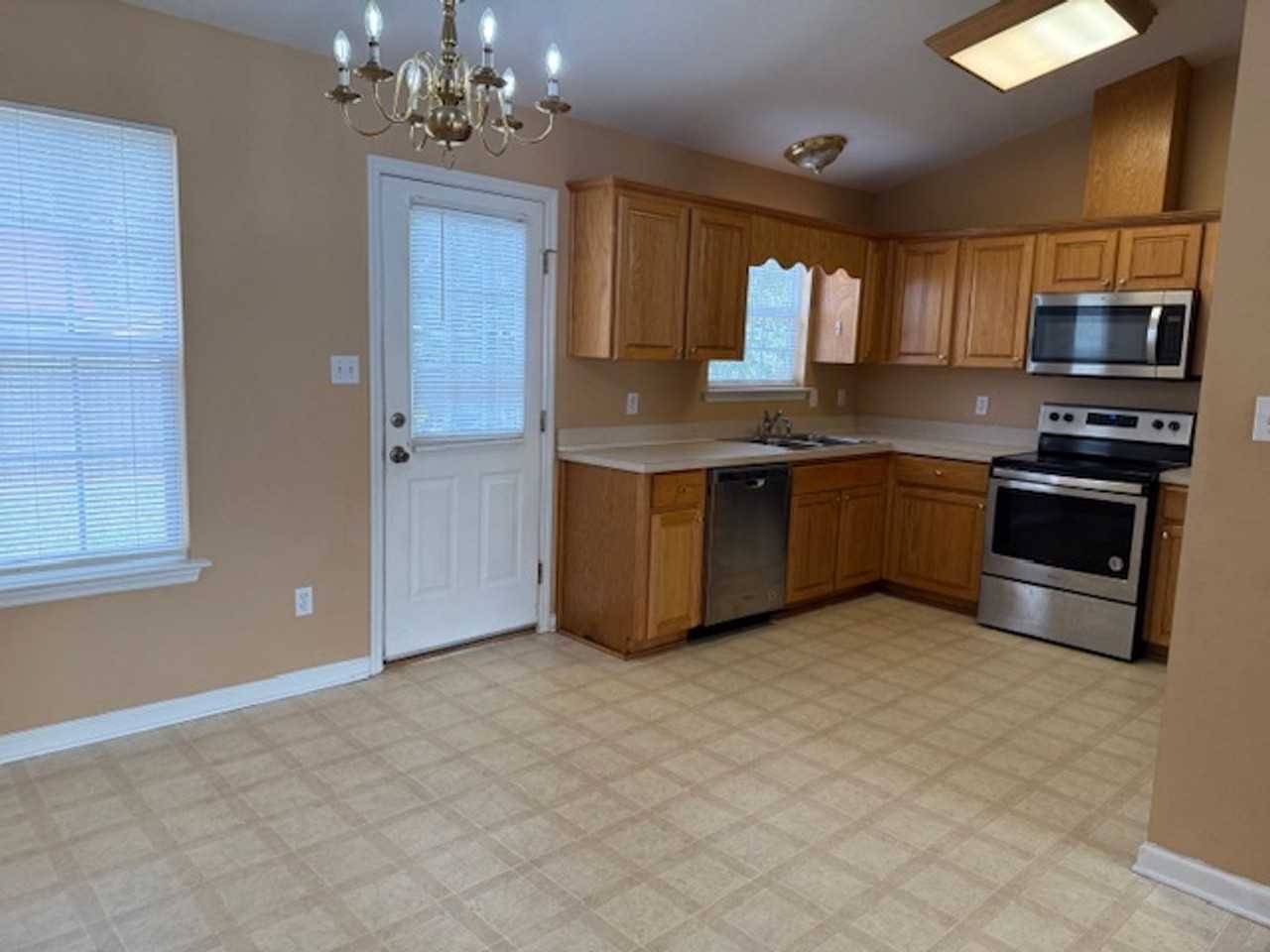 98 Susquehanna Trl - Photo 3 of 10