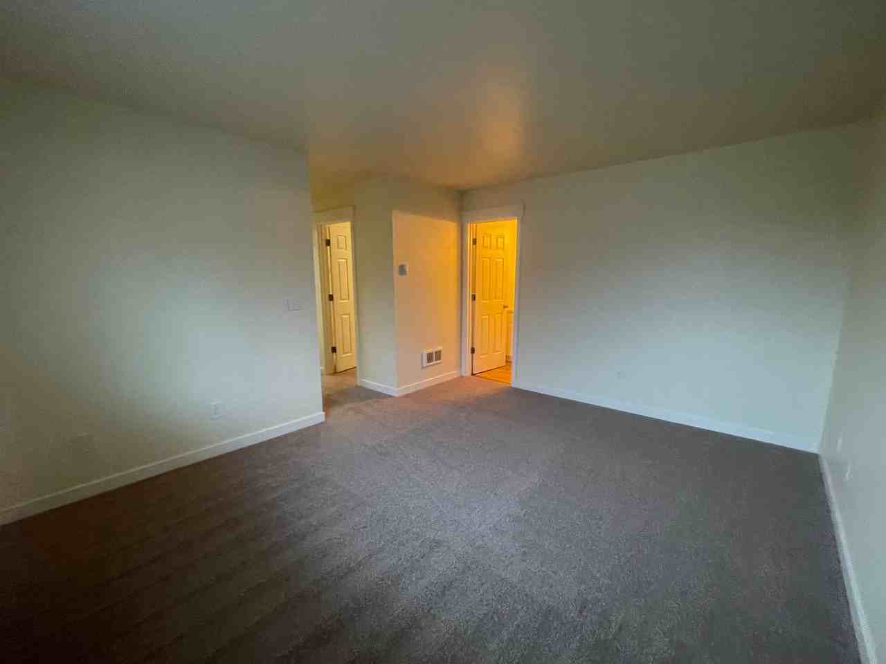 8730 8th Pl Ne - Photo 7 of 15