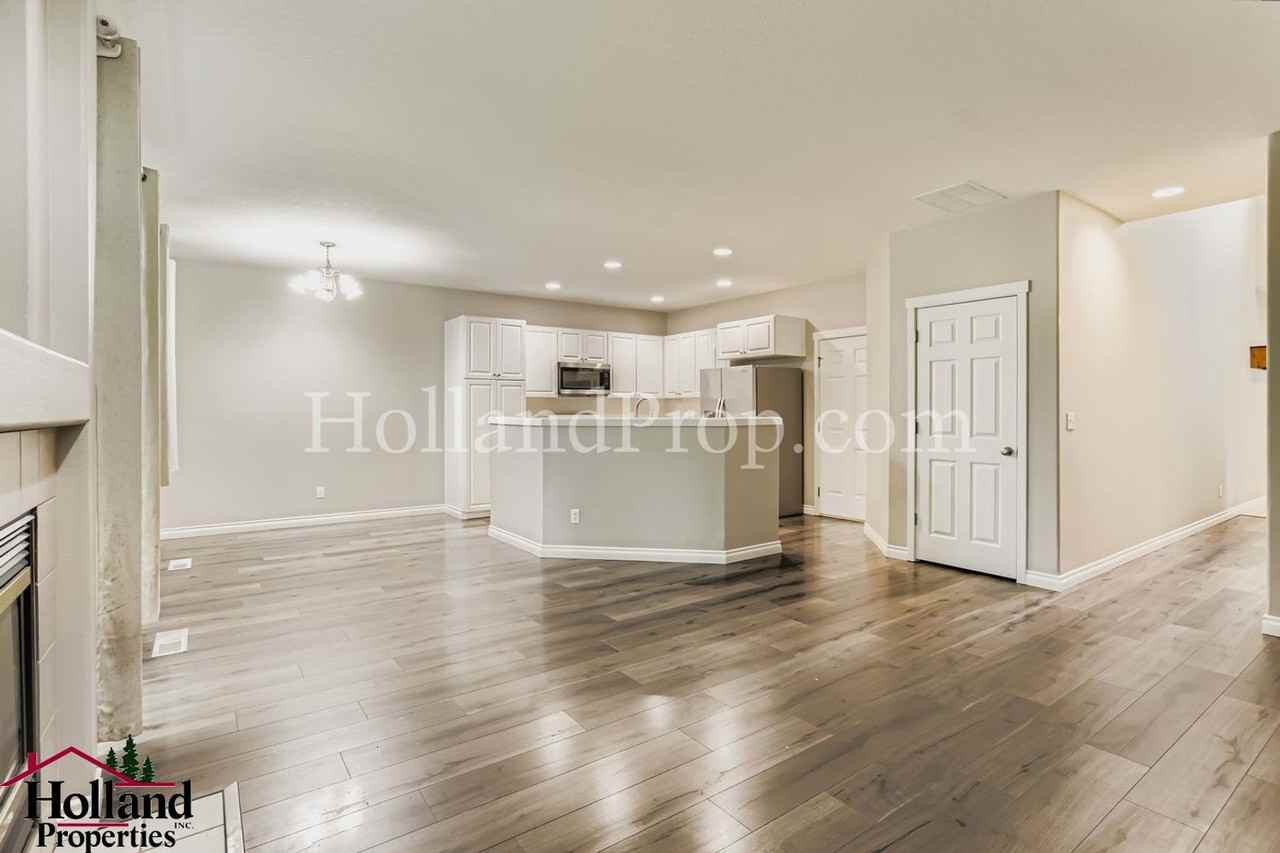 5619 Ne Canard Dr - Photo 5 of 17