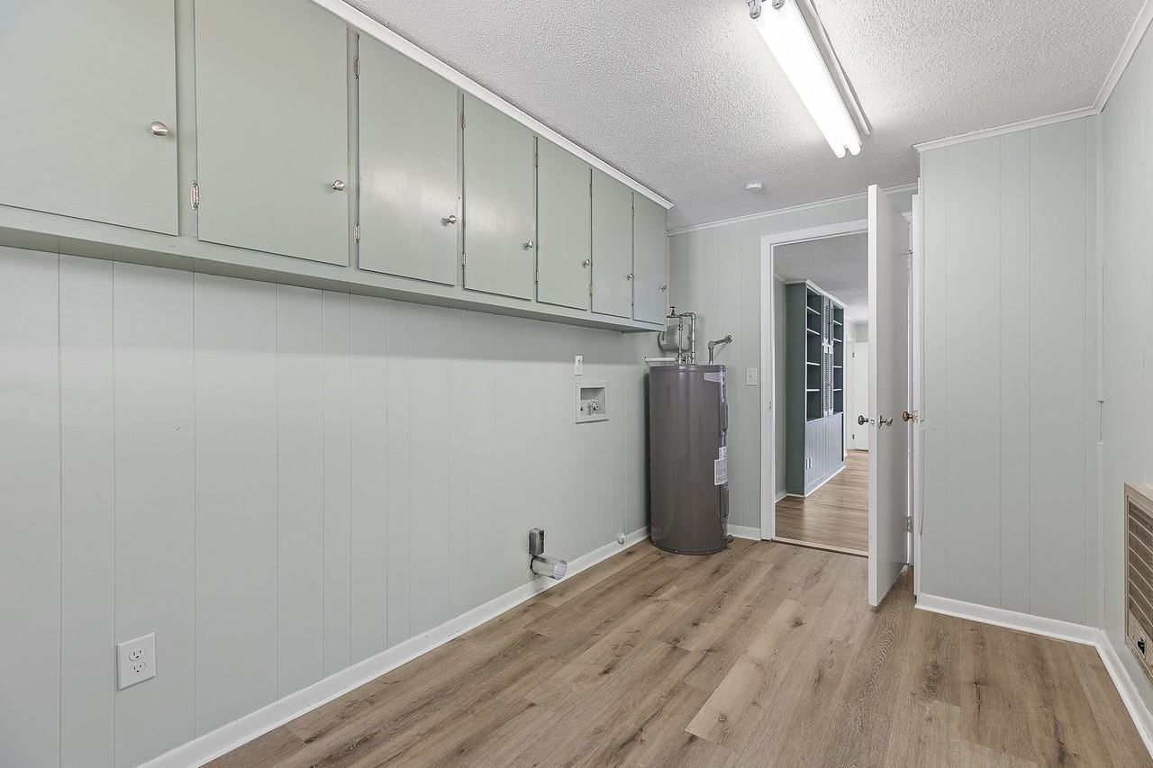 4113 Eastway Terrace - Photo 6 of 24