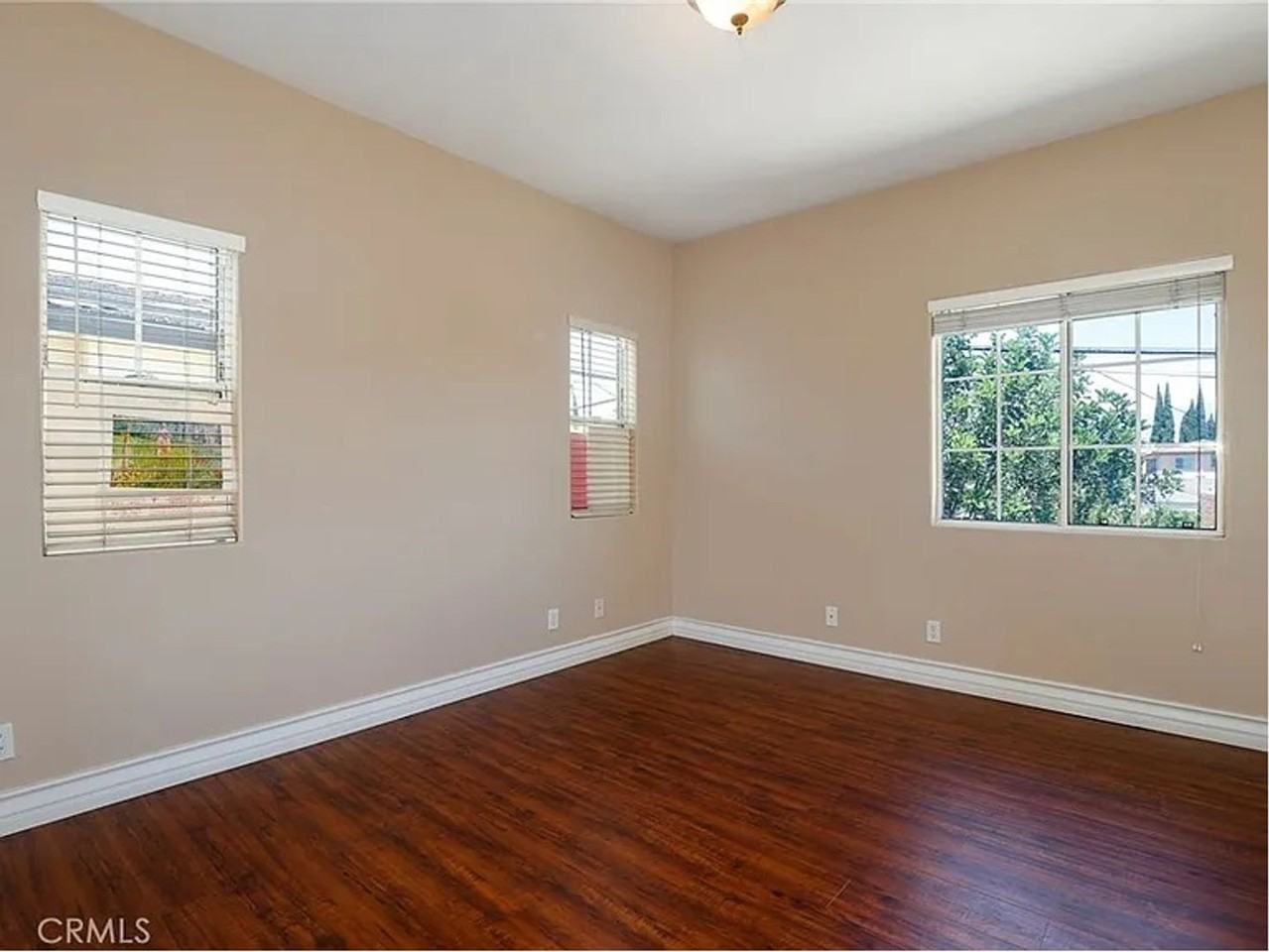 227 Florence Ave - Photo 5 of 18