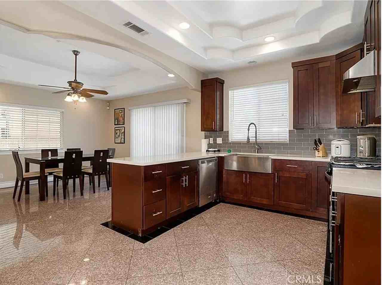 227 Florence Ave - Photo 7 of 18