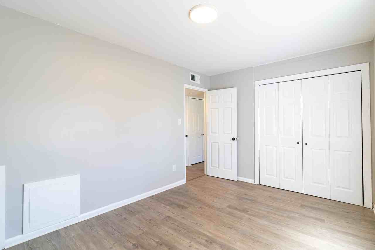 4060 Park Fulton Oval - Photo 5 of 19