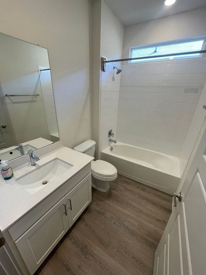 540 Wilshire Road - Photo 4 of 9