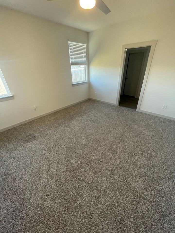 540 Wilshire Road - Photo 7 of 9