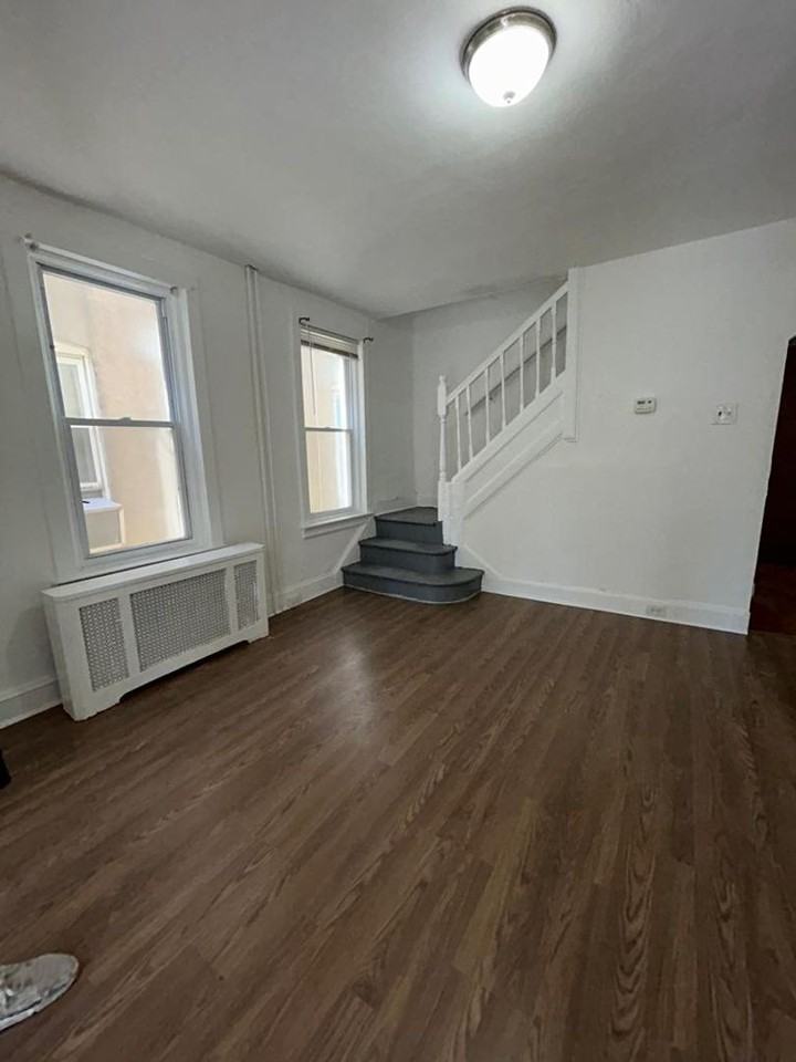 35 Dexter St - Photo 5 of 19