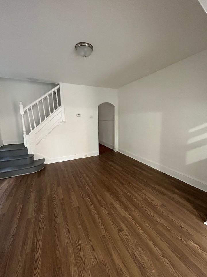 35 Dexter St - Photo 6 of 19