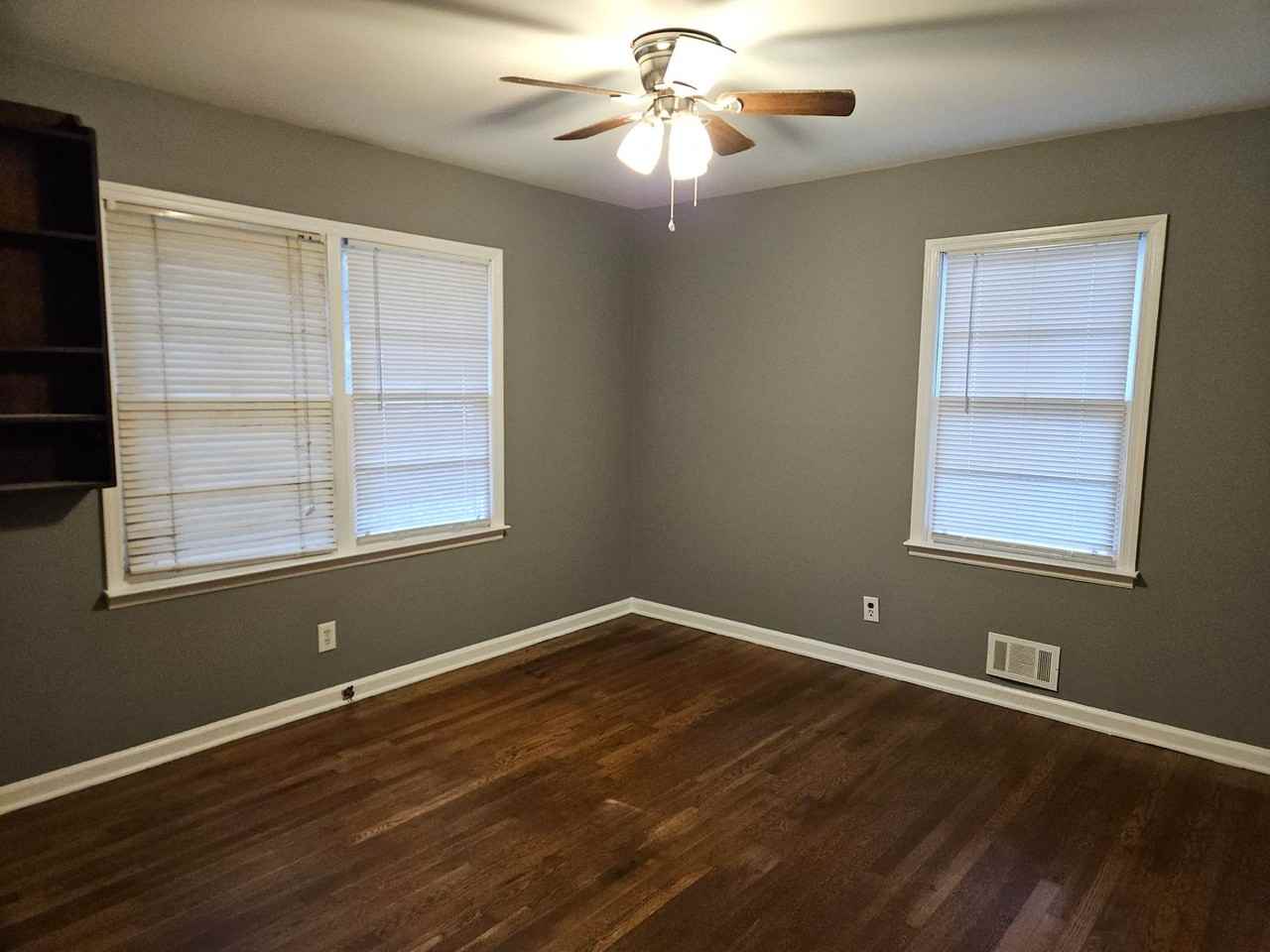 2695 Sandtown Rd Sw - Photo 3 of 13