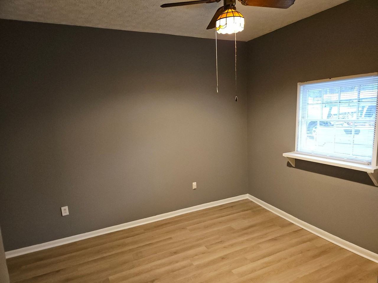 2695 Sandtown Rd Sw - Photo 4 of 13