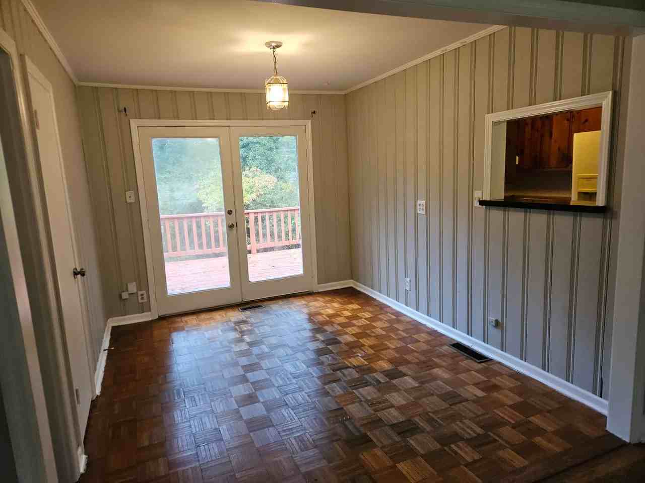 2695 Sandtown Rd Sw - Photo 5 of 13