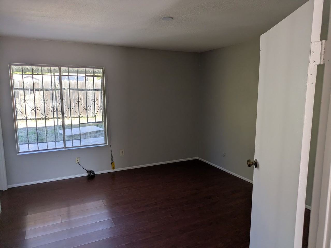 8430 Noeline Ave - Photo 4 of 8