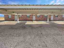 featured image of 1206 E Katy Ln