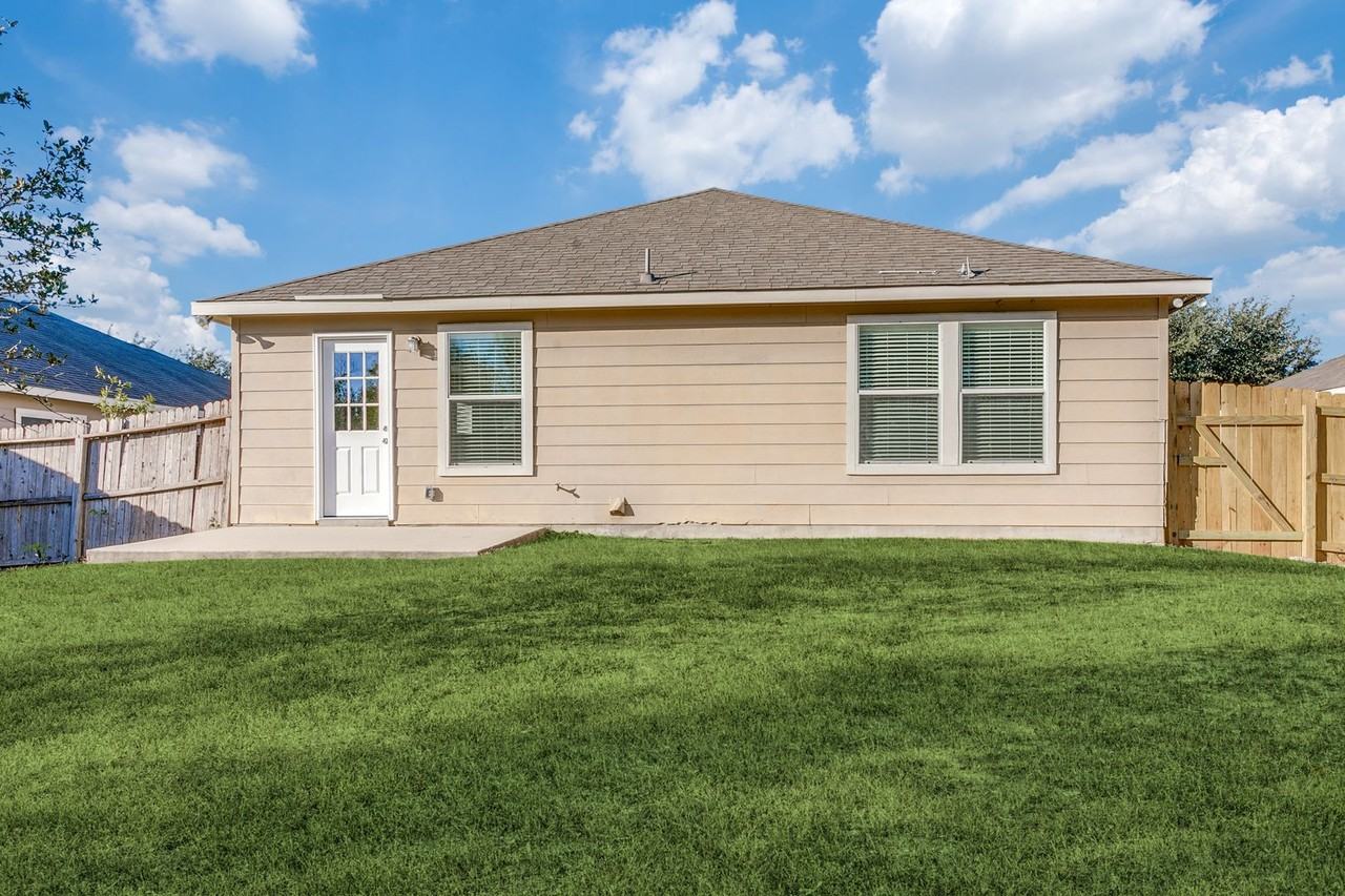 16122 Caballo Run - Photo 7 of 9