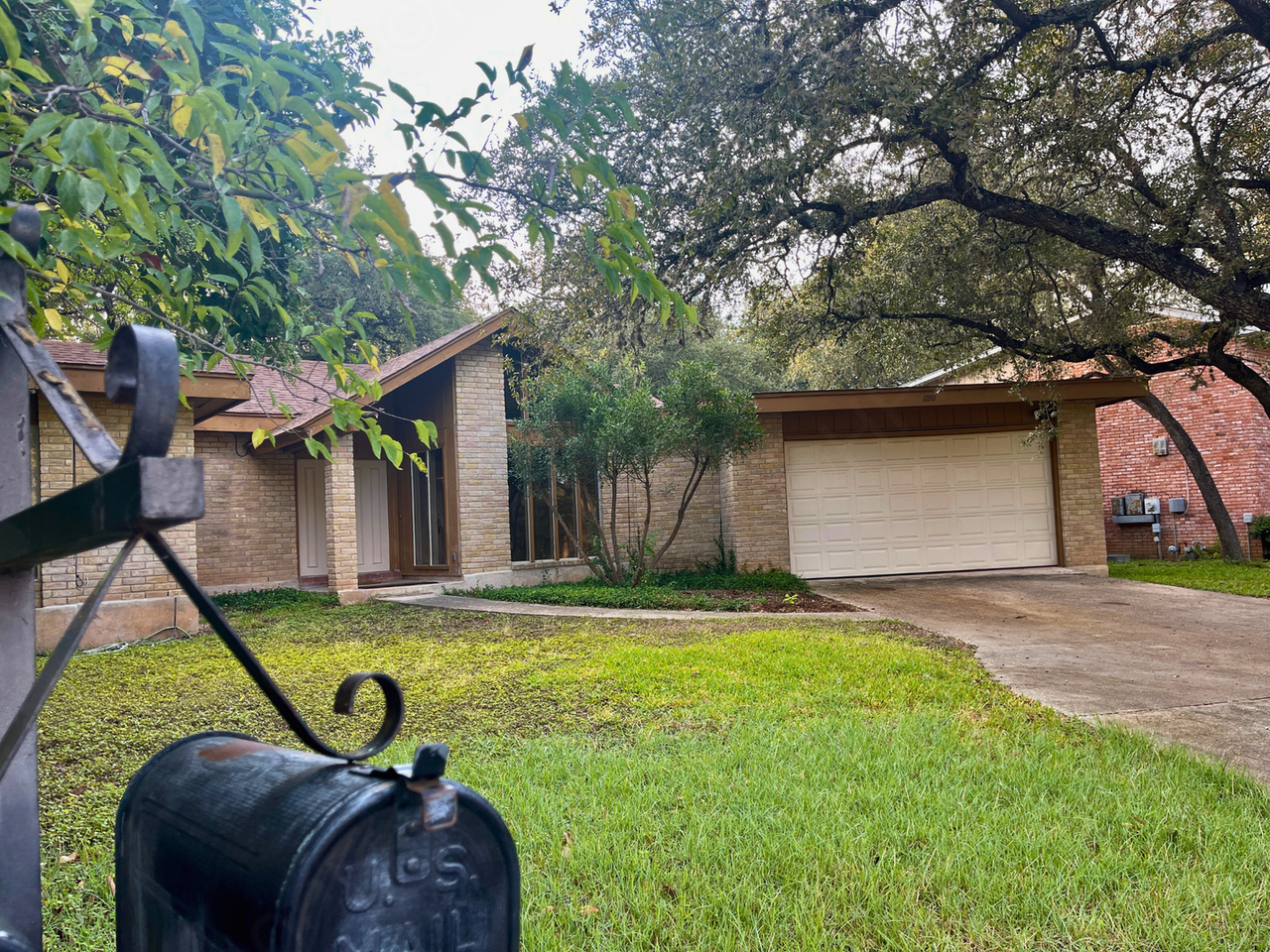11110 Whisper Hollow St - Photo 3 of 23