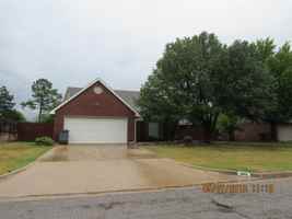 featured image of 2419 Ne 9th St