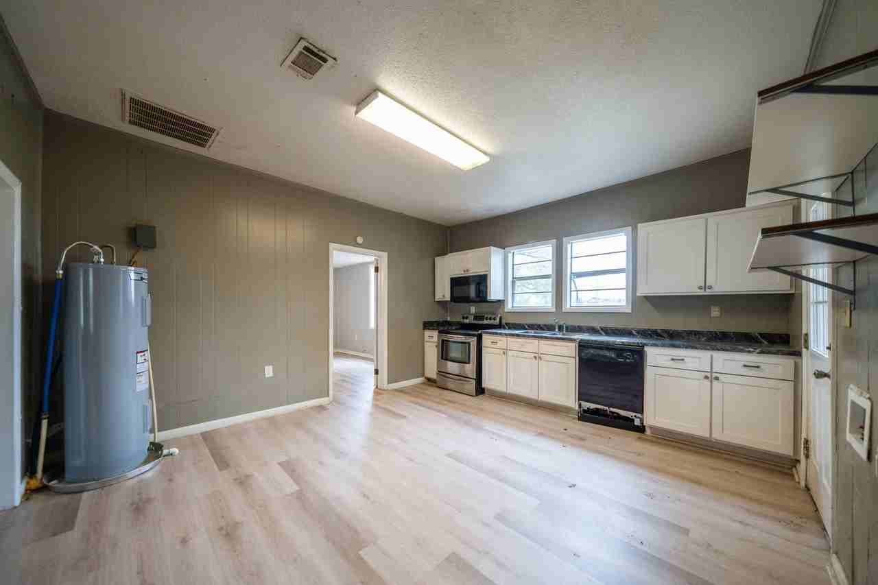 807 Walnut Street - Photo 5 of 16