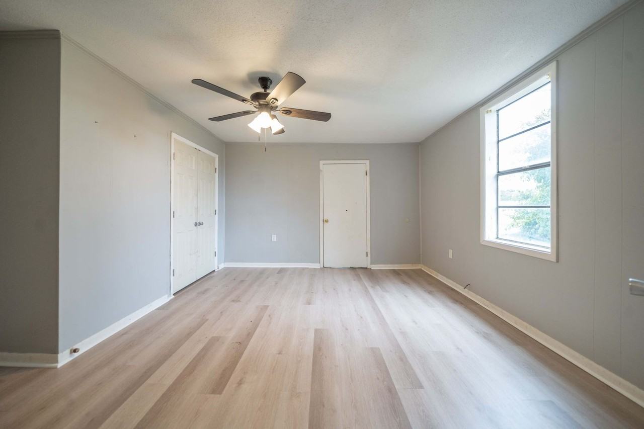 807 Walnut Street - Photo 6 of 16