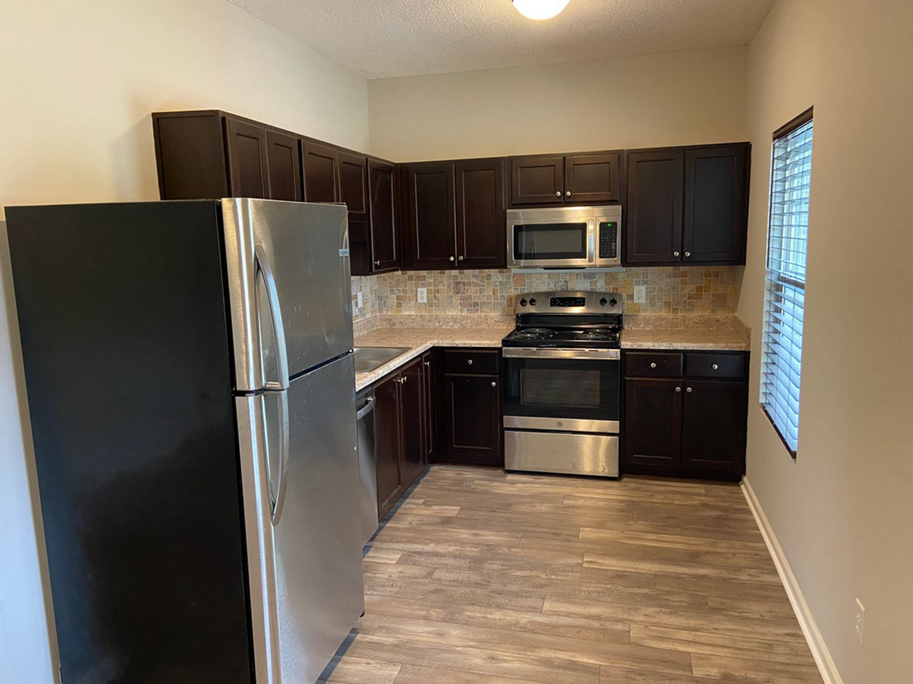 407 Shady Park Cv - Photo 4 of 8