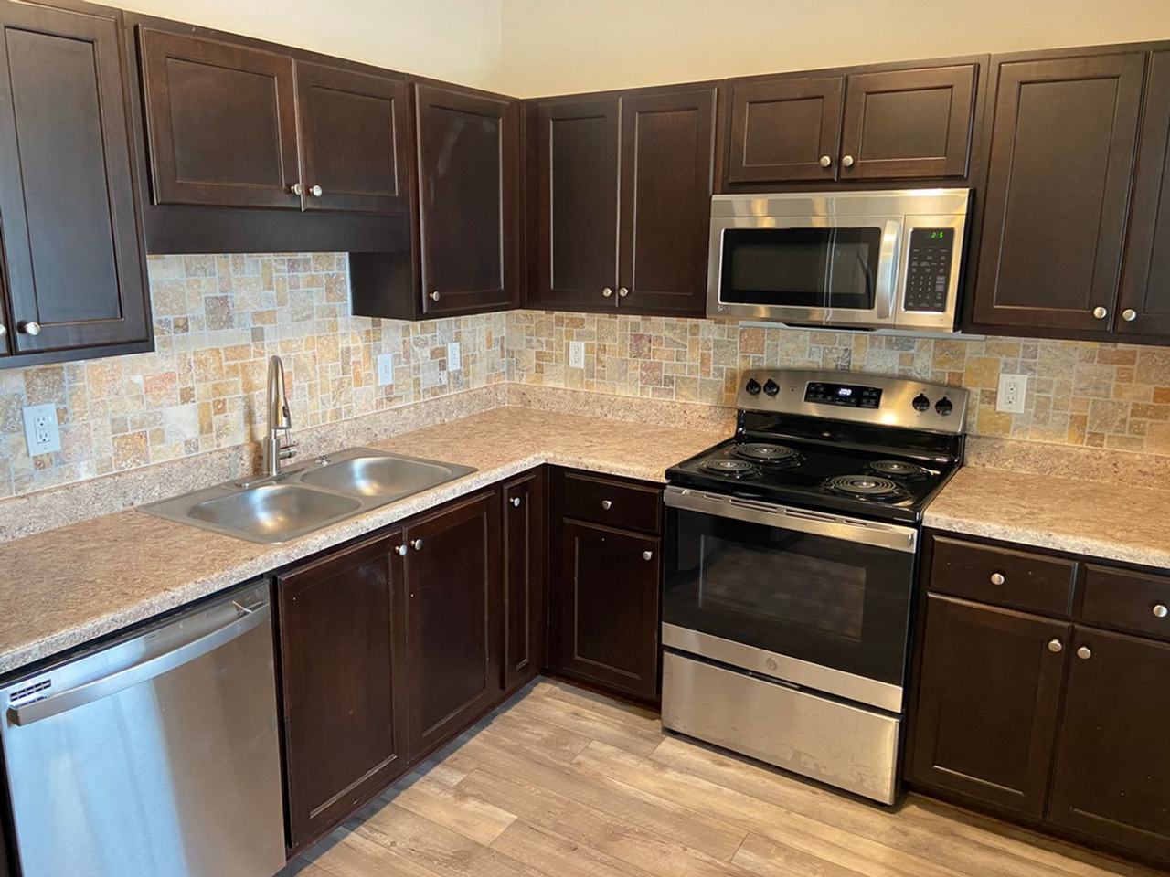 407 Shady Park Cv - Photo 5 of 8