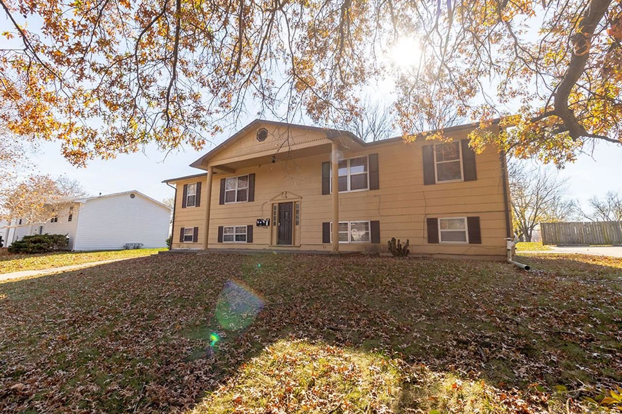 2904 Leeway Dr - Photo 2 of 23