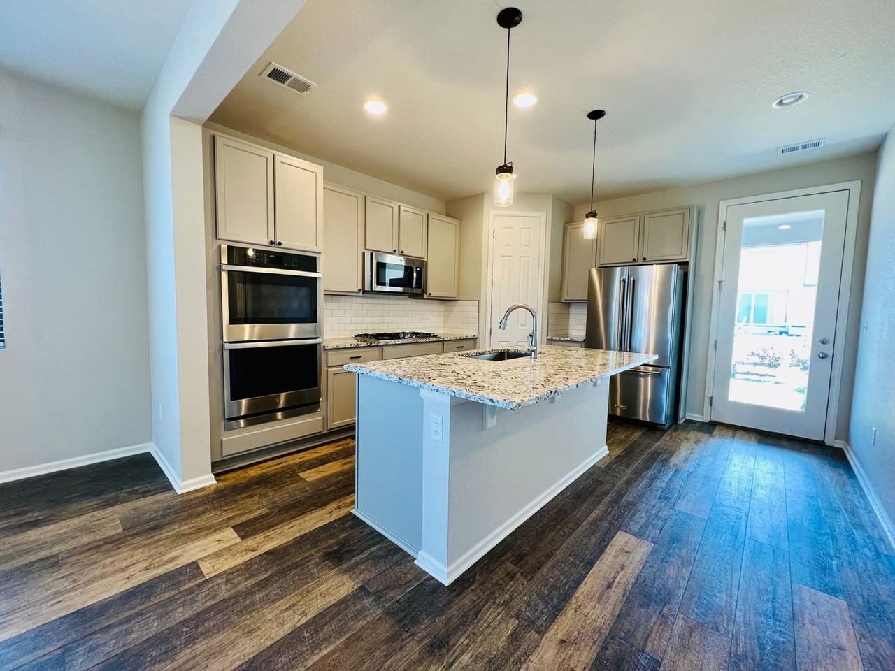 9992 Reunion Parkway - Photo 6 of 27