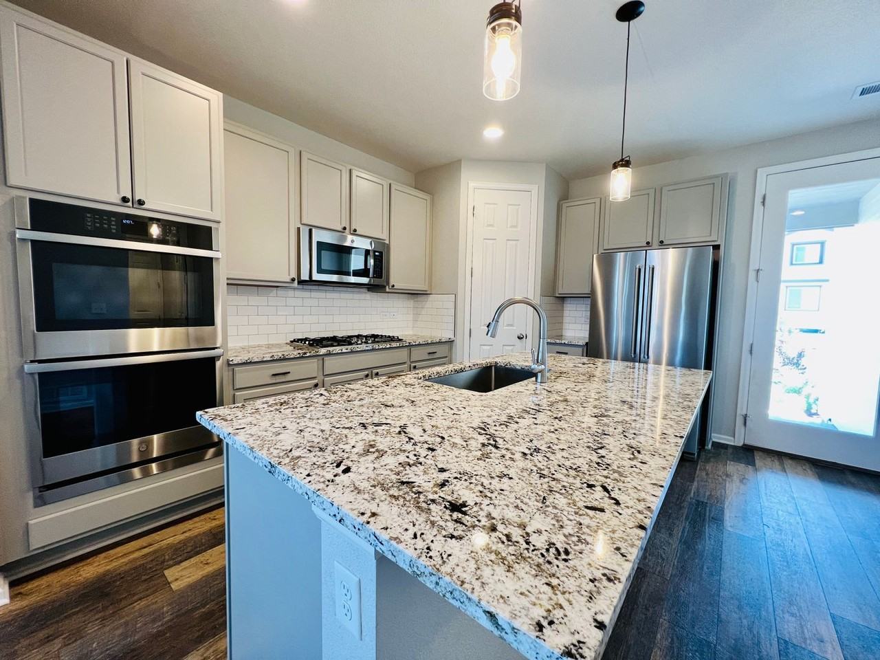 9992 Reunion Parkway - Photo 7 of 27