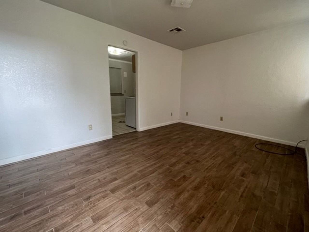 15 Northwest 25th Street - Photo 2 of 8