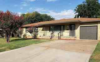 featured image of 3829 Nw Ferris Ave