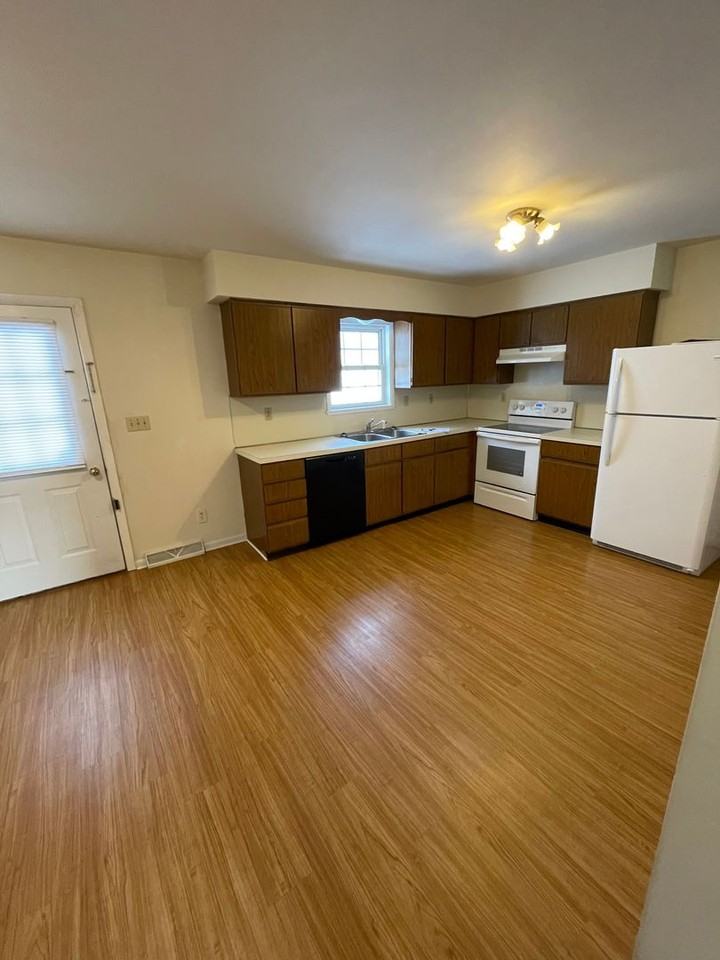 14 Pine Dr - Photo 2 of 10