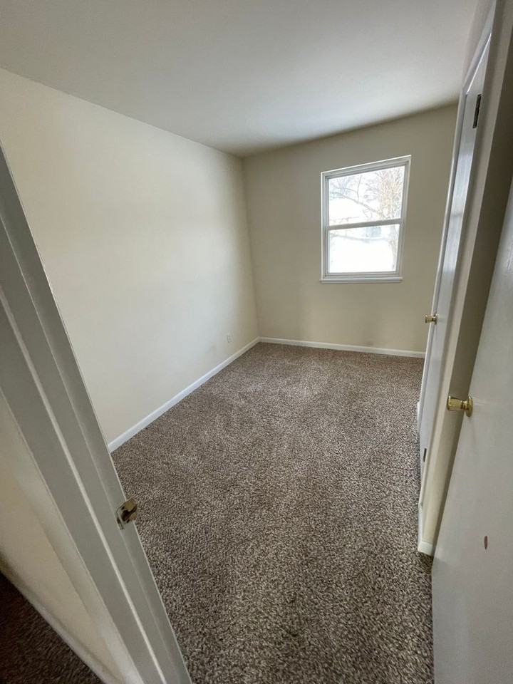 14 Pine Dr - Photo 3 of 10