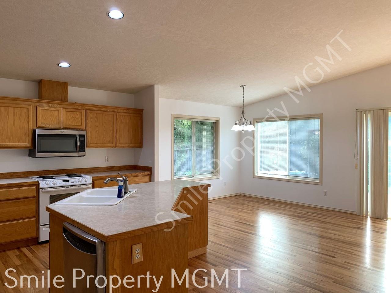 15198 Southeast Sedona Drive - Photo 3 of 14