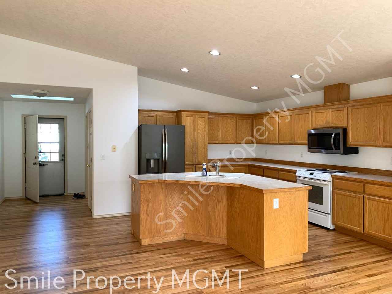 15198 Southeast Sedona Drive - Photo 4 of 14