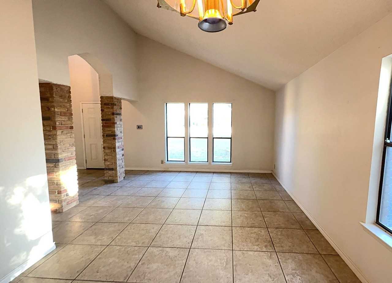 6042 Spring Time St - Photo 3 of 13