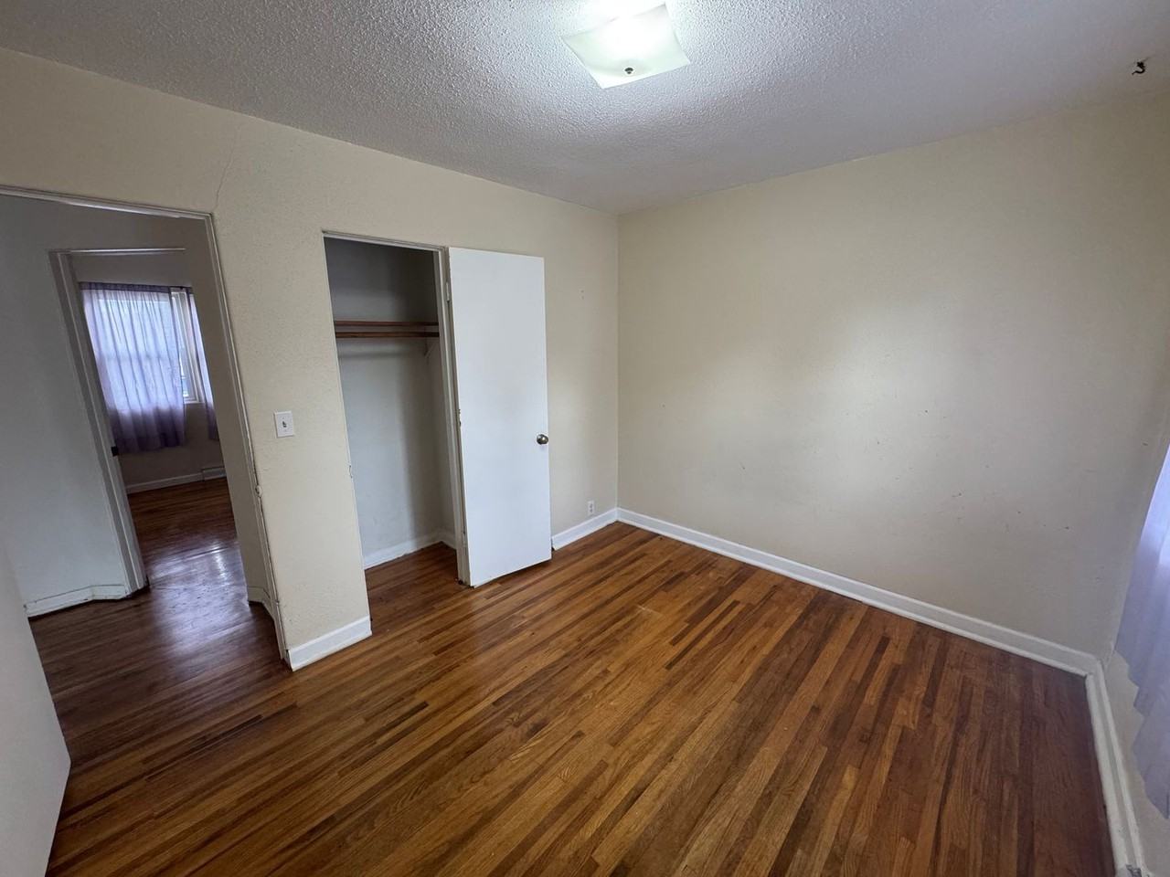 1153 Oregon St - Photo 4 of 15