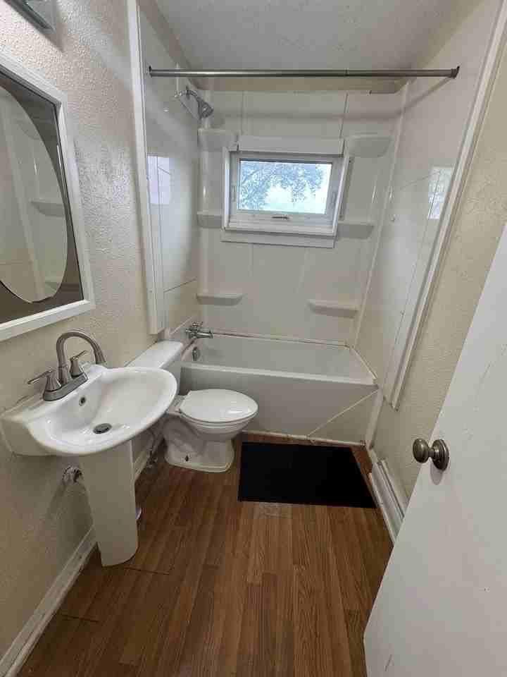 1153 Oregon St - Photo 7 of 15