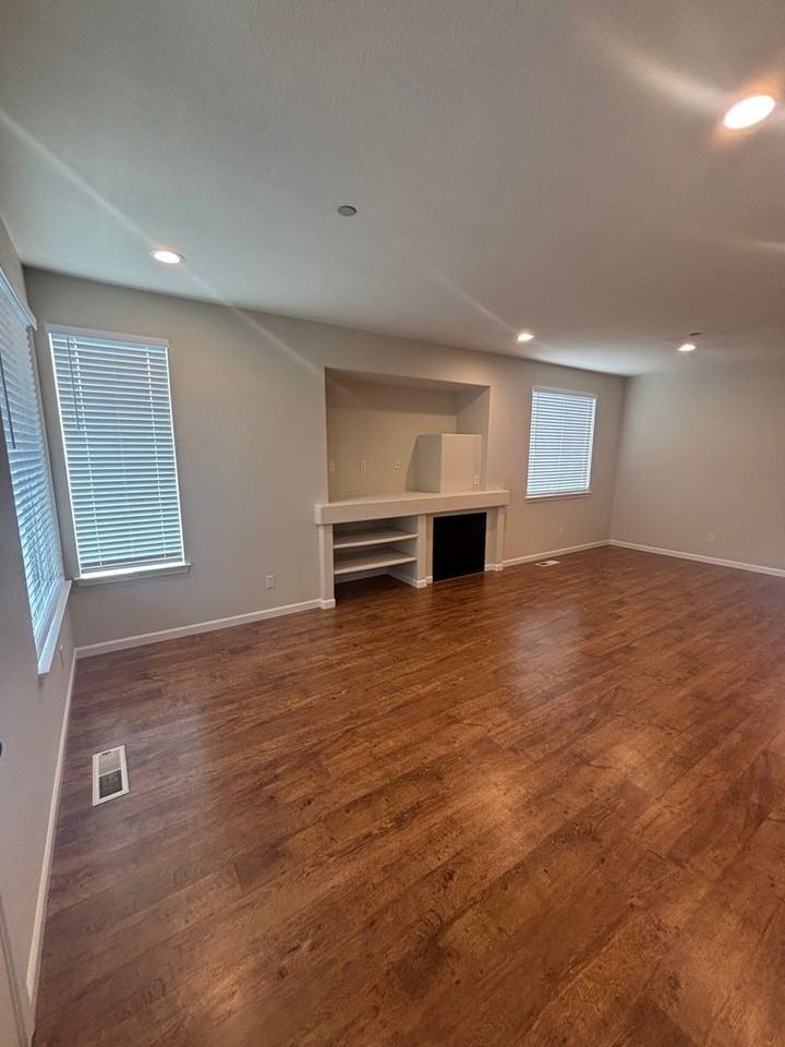 8085 Leno Dr - Photo 2 of 19