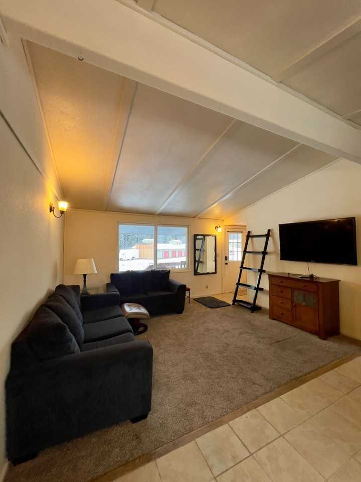 601 Fairbanks St - Photo 5 of 17