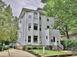 featured image of 1009 Vilas Ave