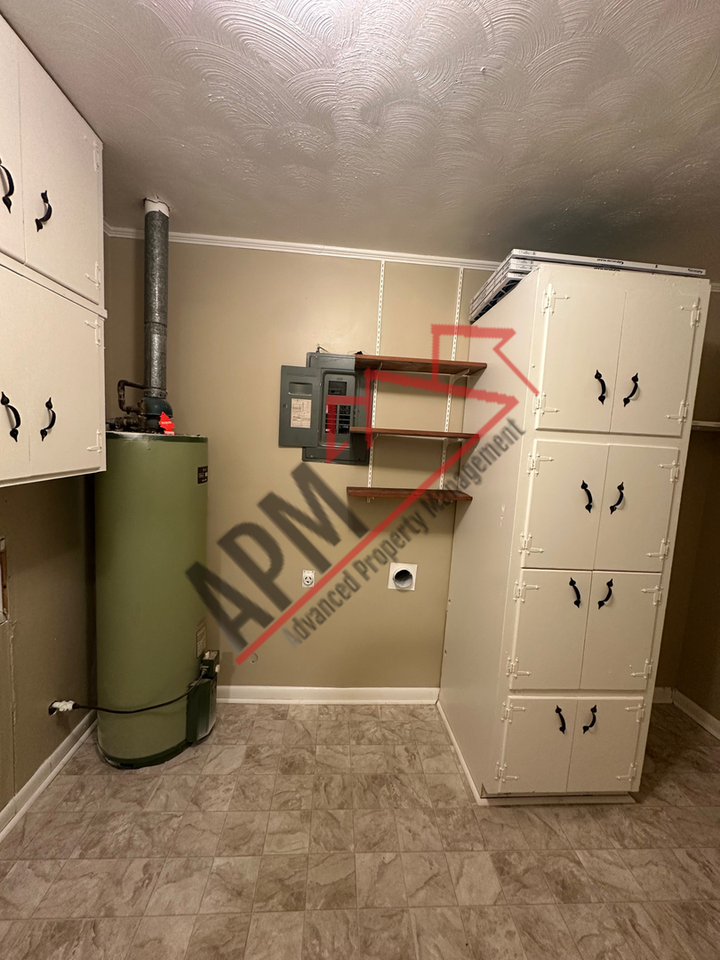 302 Fairfield St - Photo 5 of 10