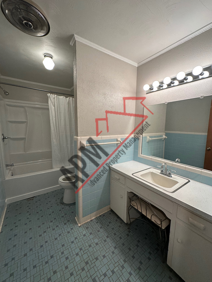 302 Fairfield St - Photo 6 of 10