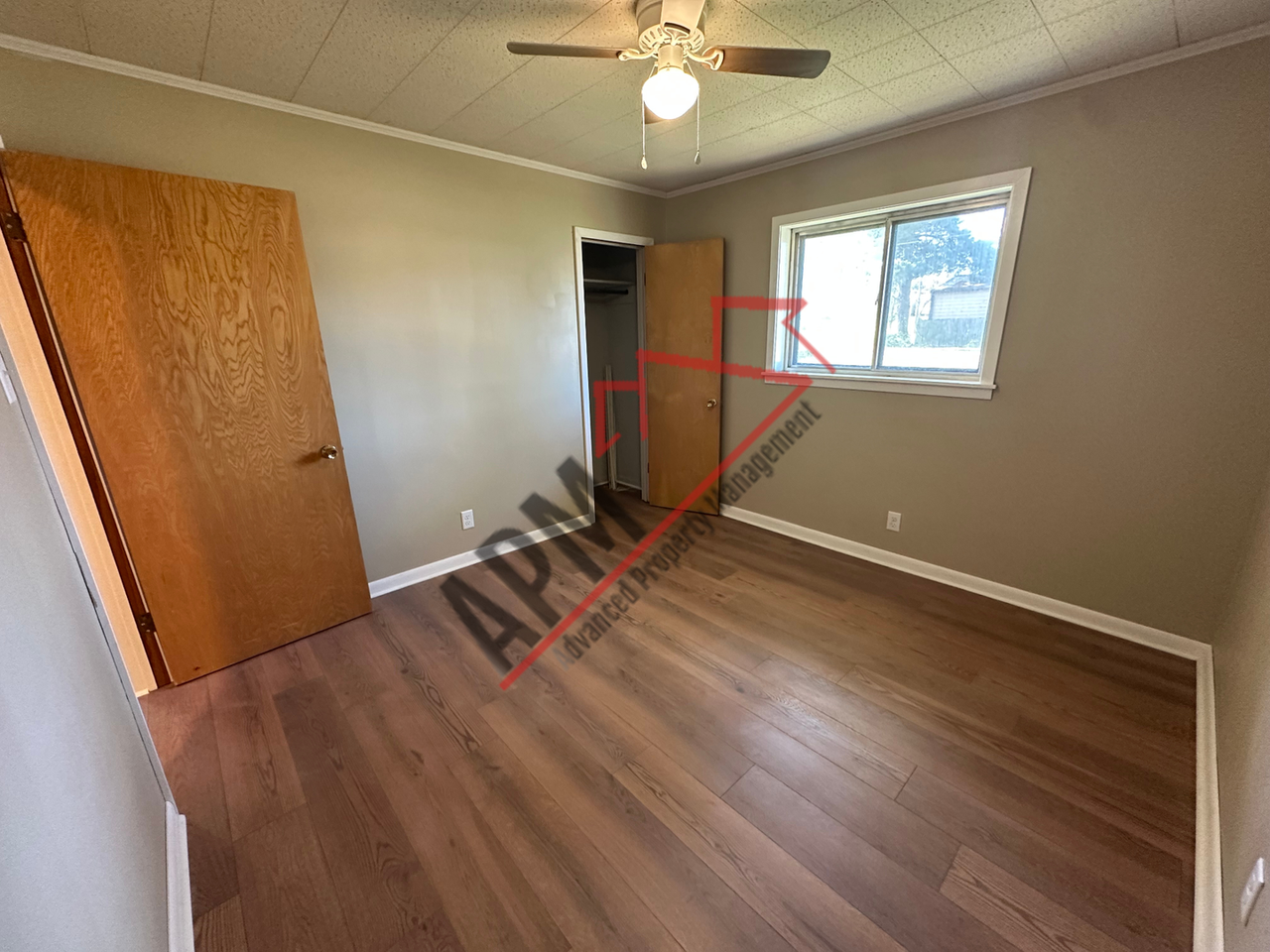 302 Fairfield St - Photo 7 of 10